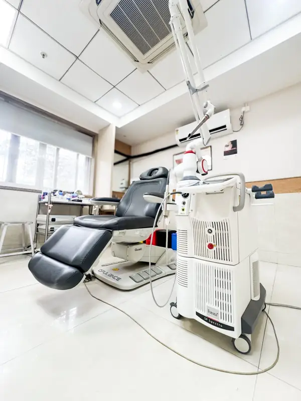 Fotona SP Spectro laser in the procedure room